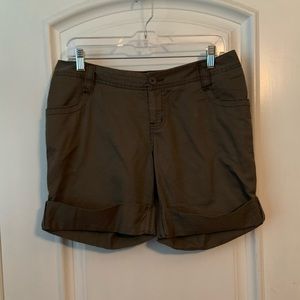 Mossimo Supply Co Juniors Low Rise shorts